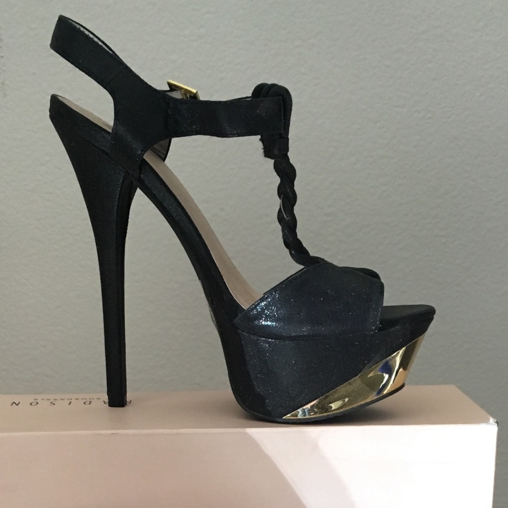 Leather and Gold Platform pump - Size 8.5